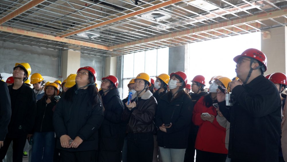 鄂爾多斯應用技術(shù)學院土木工程學院師生到陜煤建設內(nèi)蒙古分公司應用技術(shù)學院 項目部開展社會實踐