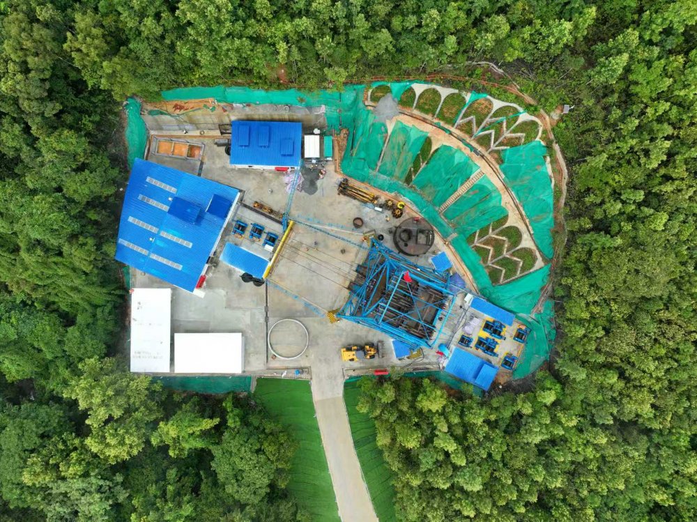 陜煤建設(shè)礦建三公司：抗臺(tái)穩(wěn)電勇攻堅(jiān) 大干四季度啟新程