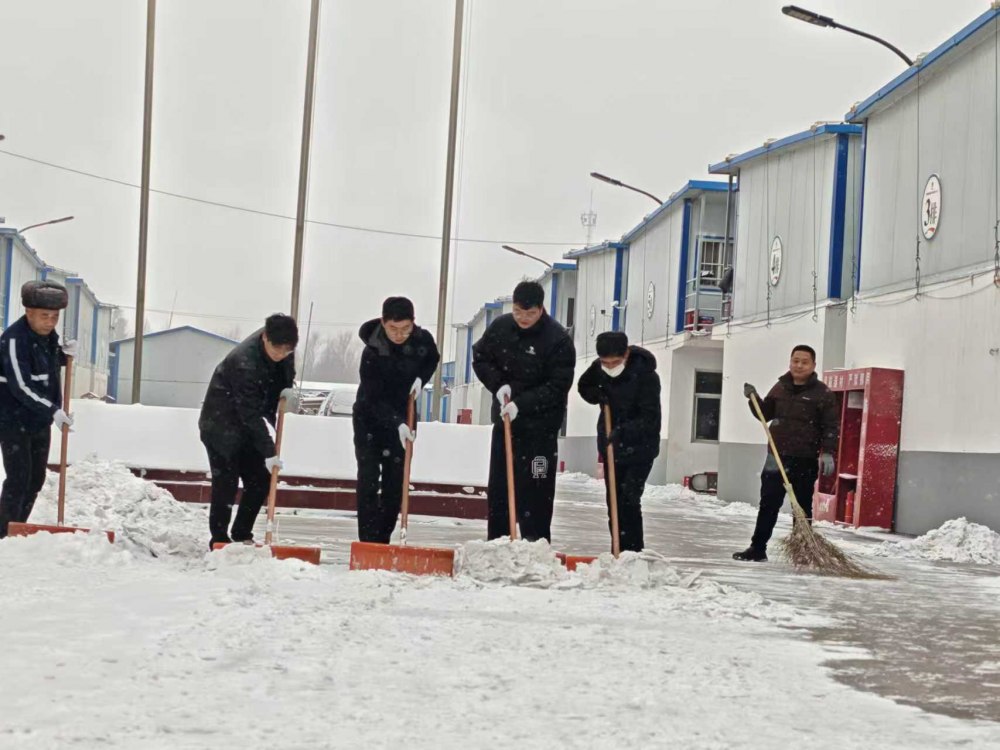 陜煤建設煤礦運營服務分公司：設備“御醫(yī)”開良方，雪后問診保平安