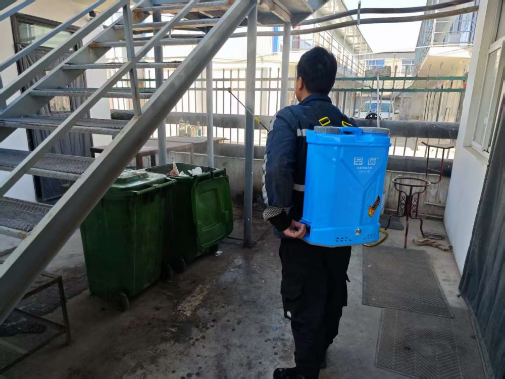 陜煤建設(shè)煤礦運(yùn)營服務(wù)分公司：冬日雙線守護(hù)，溫暖與精準(zhǔn)并行