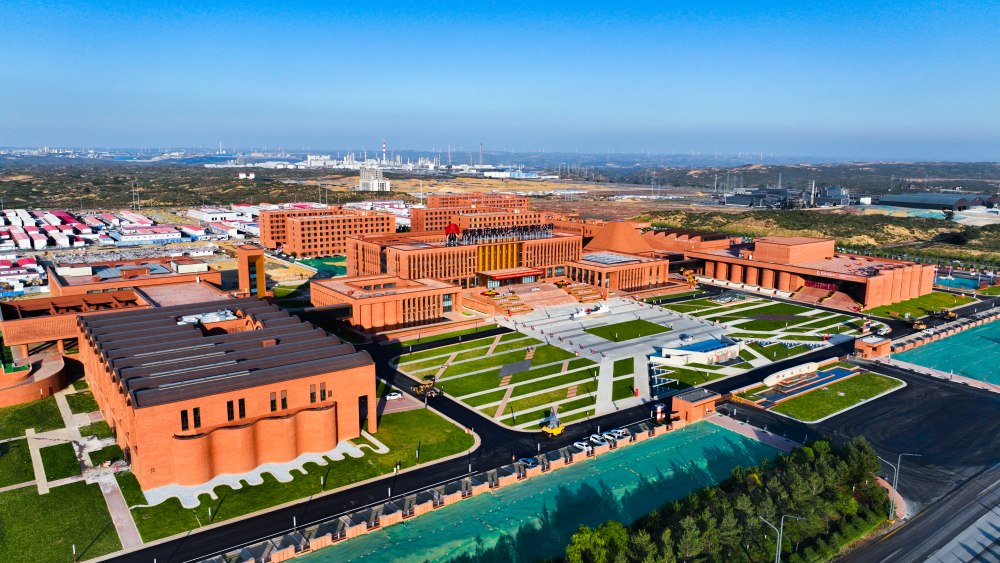 陜煤建設(shè)天工公司承建的榆林化學(xué)1#、2#宿舍樓工程順利通過竣工驗(yàn)收