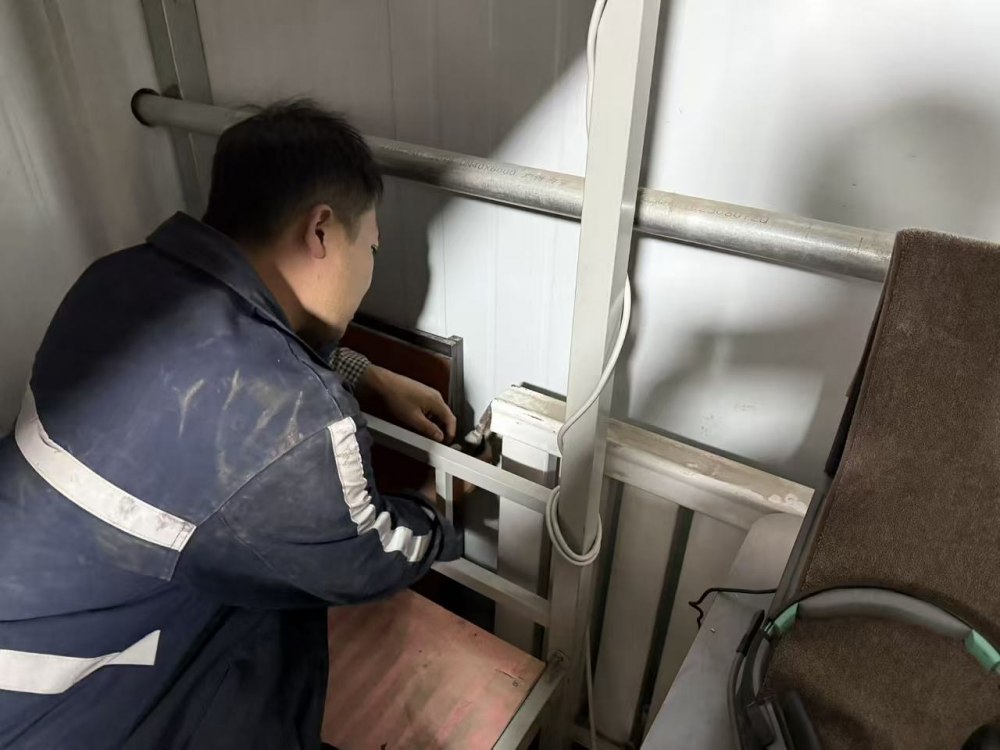 陜煤建設(shè)煤礦運(yùn)營服務(wù)分公司：小寒不寒，暖流涌動(dòng)