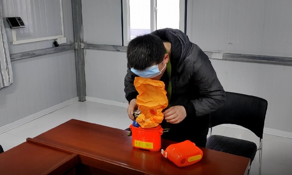 安全為基  扣緊“第一?？圩印?></div>
                                <div   id=