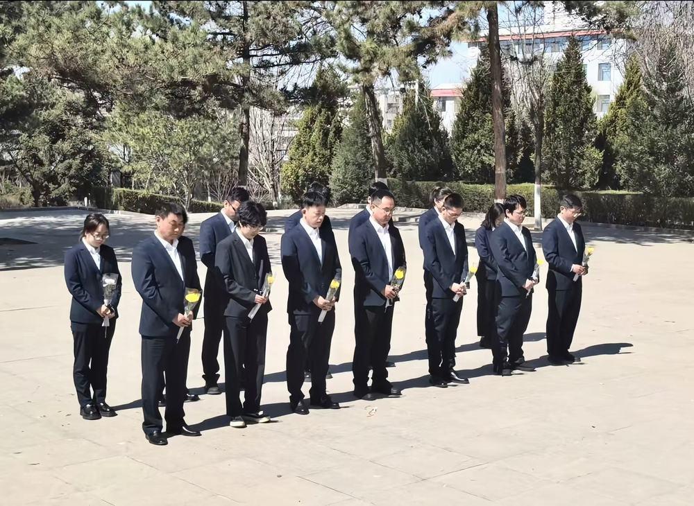 陜煤建設(shè)榆林公司：緬懷英烈鑄忠魂 砥礪奮進建新功