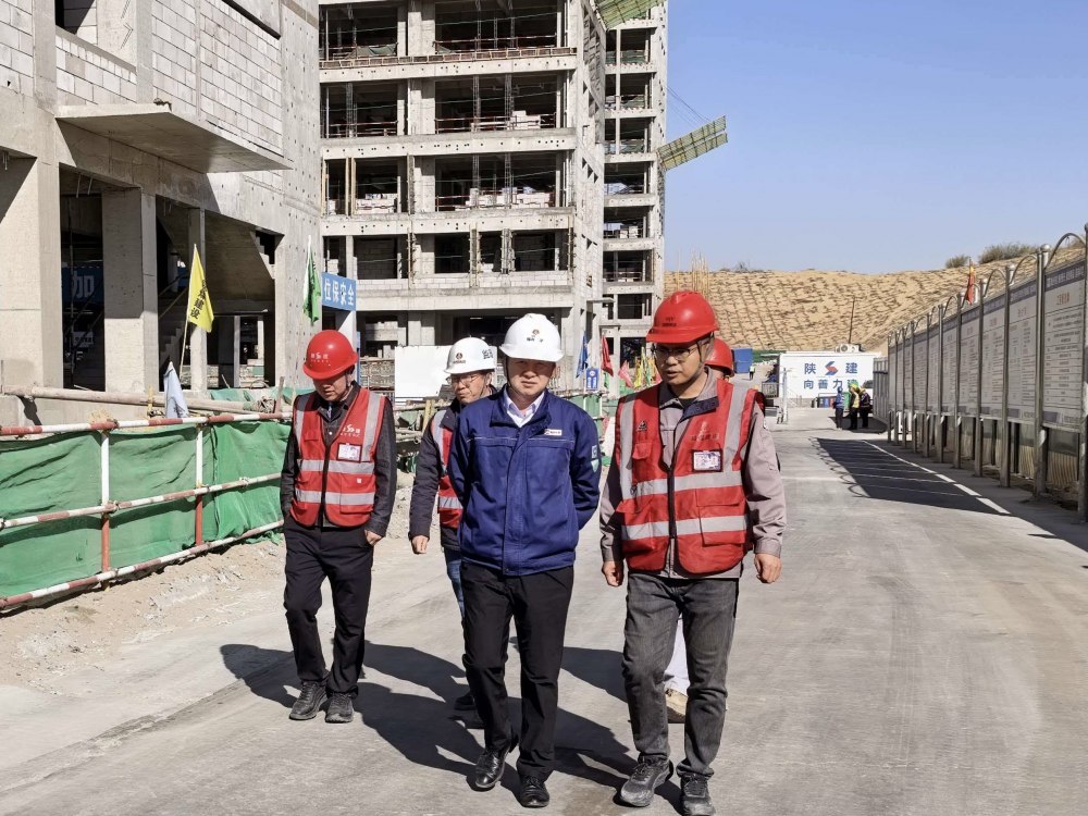 榆林化學(xué)副總經(jīng)理劉振虎深入陜煤建設(shè)天工公司基層項目部檢查指導(dǎo)工作